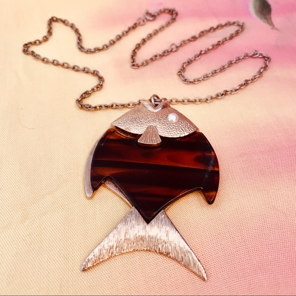 Vintage Sarah Coventry Tiger Fish Pendant - Picture 4 of 8